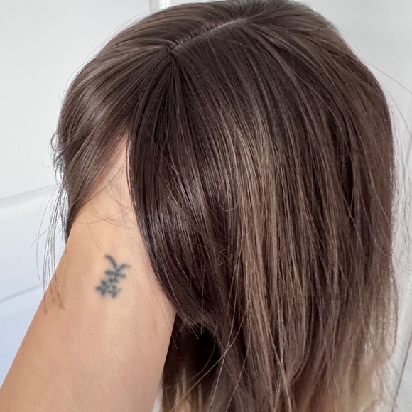 Chelsey smith crowns EMMA BNWT - Picture 7 of 8